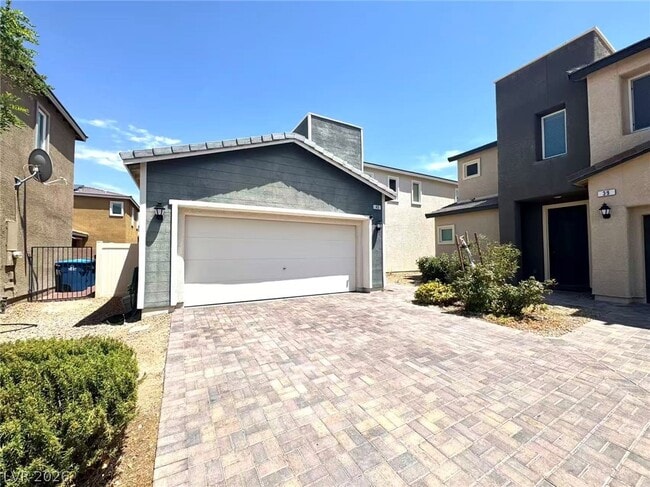 Building Photo - 43 Heathrow Lake Ave