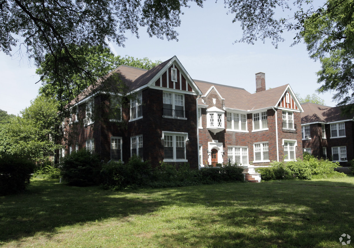 Building Photo - Parkway Arms Apartments