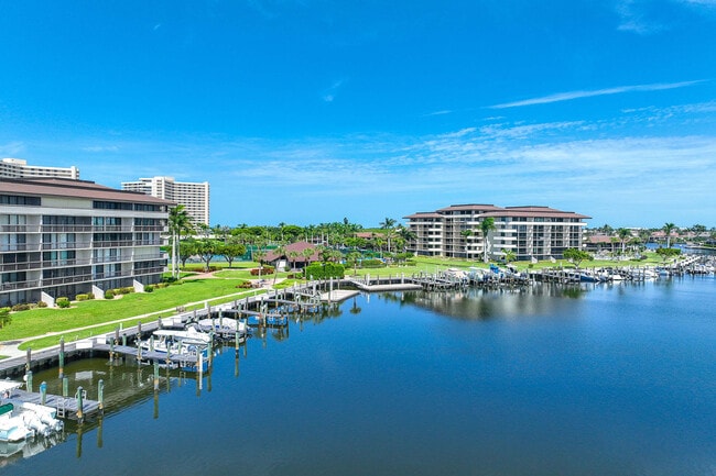 Building Photo - 651 Seaview Ct