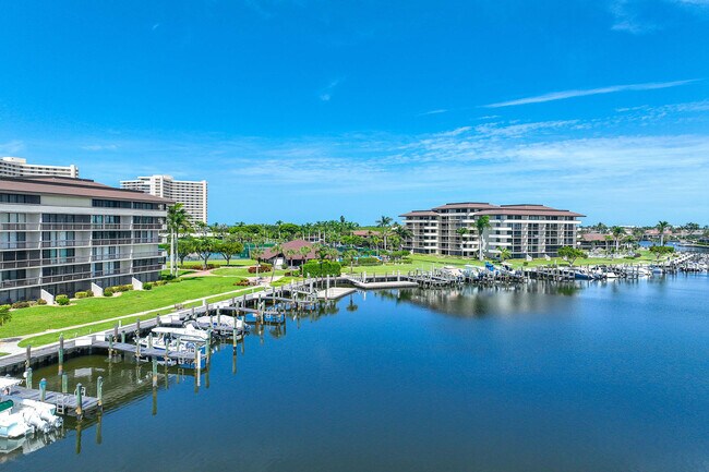 Foto del edificio - 651 Seaview Ct