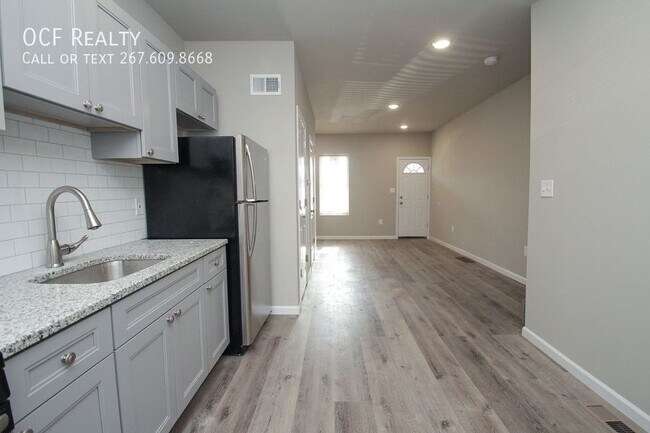 Building Photo - Two Bed West Philly Home