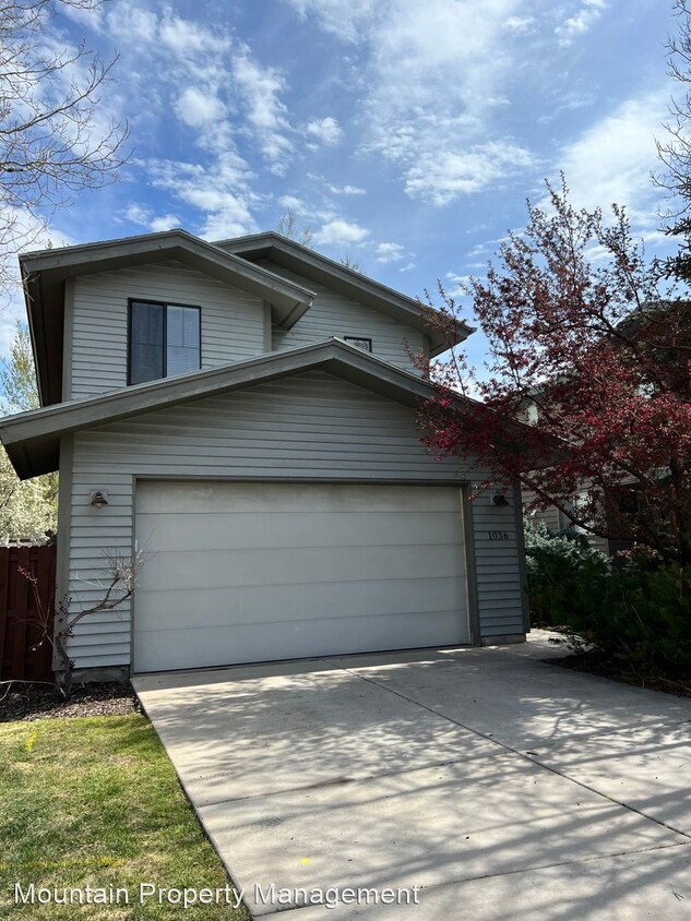 Primary Photo - 2 br, 2.5 bath House - 1036 Lincoln Lane