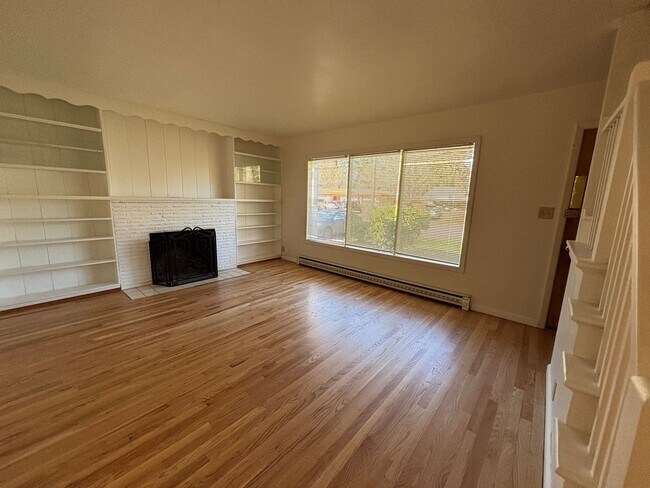 Building Photo - Classic 1940s Home ~ 3 Bed/1.5 Bath ~ Optional 4th Bedroom/Office, Sunken Family Room, Fireplace,...