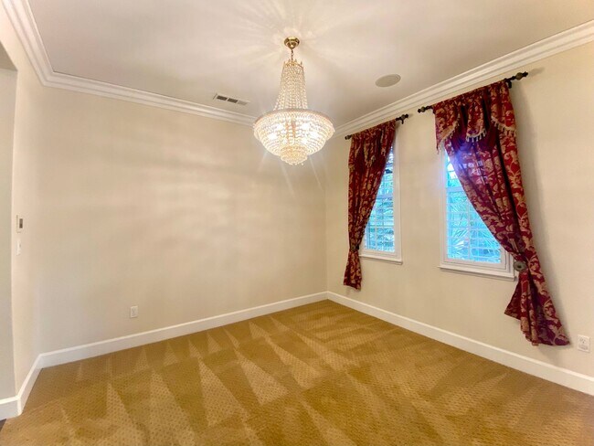 Building Photo - Dazzling 5-bedroom home in Fremont – Ardenwood Neighborhood!