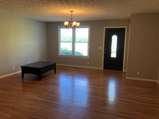 Main Living Room - 8171 Horton Hwy