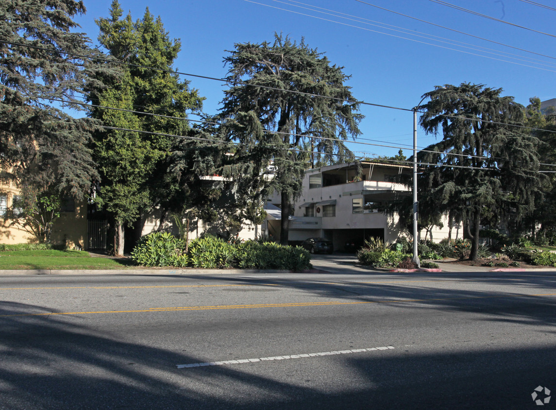Building Photo - 4005-4017 Los Feliz Blvd