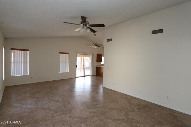 Building Photo - 10749 W Ruth Ave
