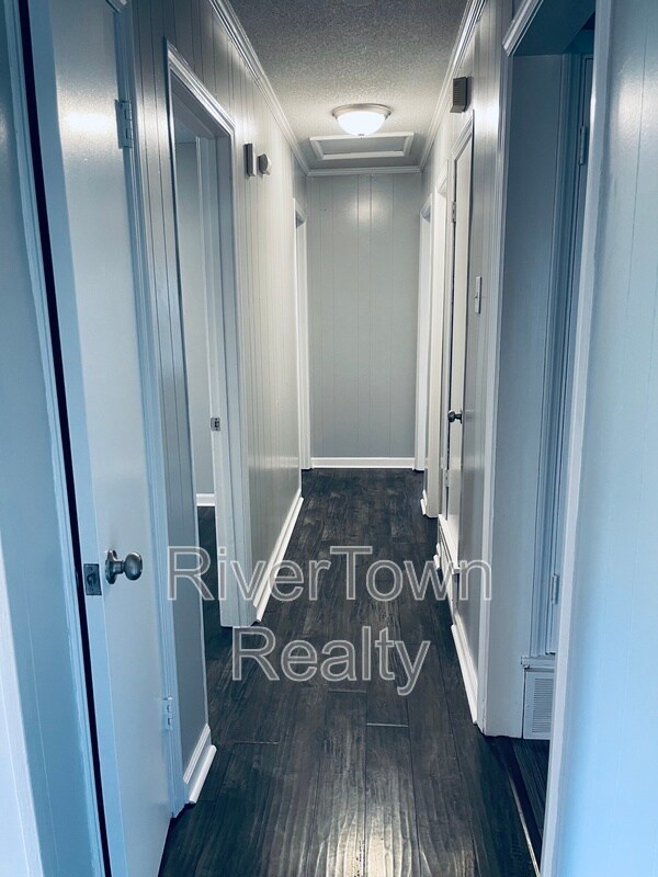 Foto del edificio - 6630 Embassy Cir