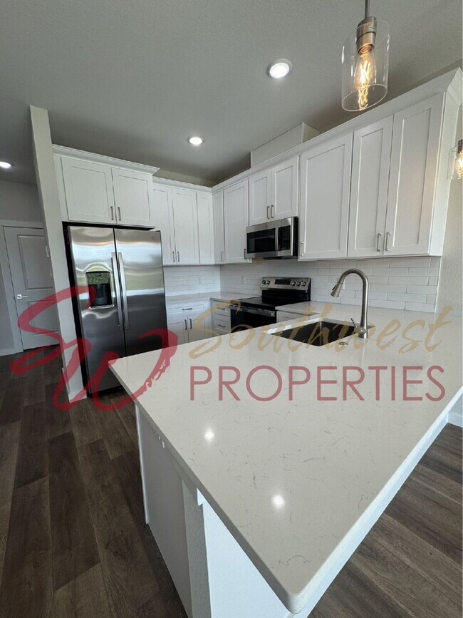 Foto del edificio - Upgrade your living experience across from campus! 3 bedroom 3.5 bath!