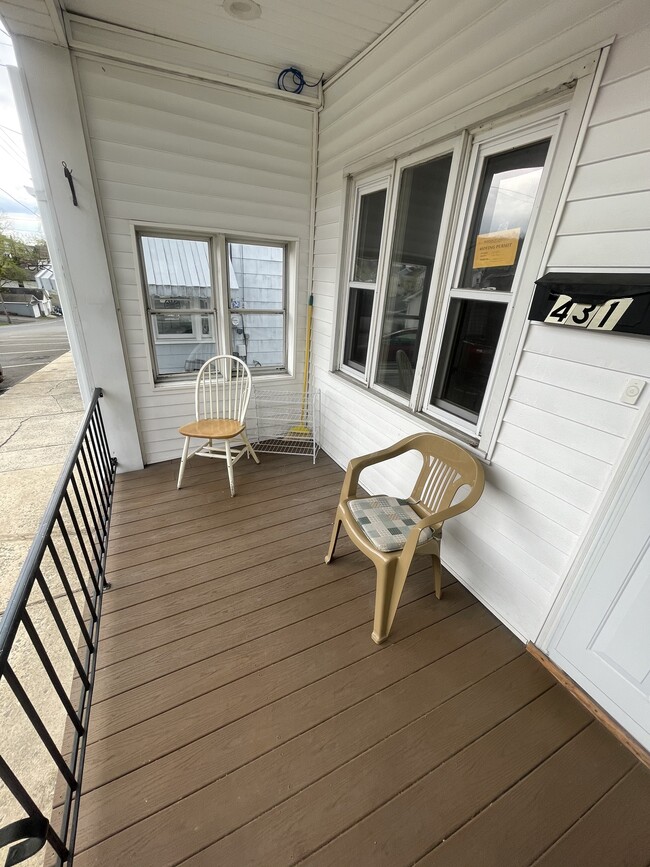 Foto del edificio - 431 E Ridge St