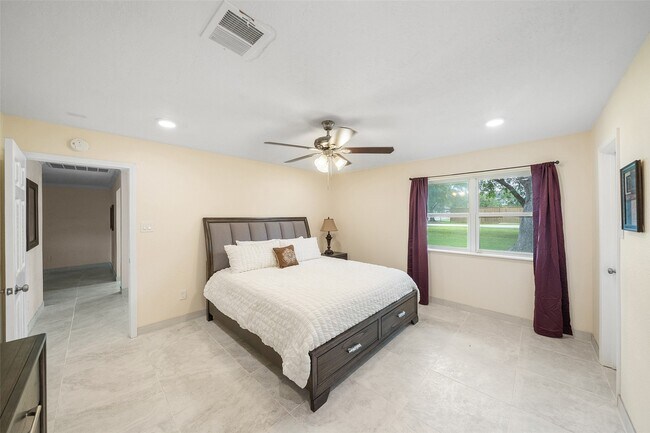 Foto del edificio - 14702 Westway Ln