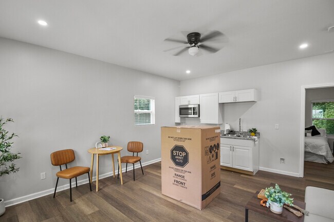 Foto del edificio - 2663 Village Green Ln