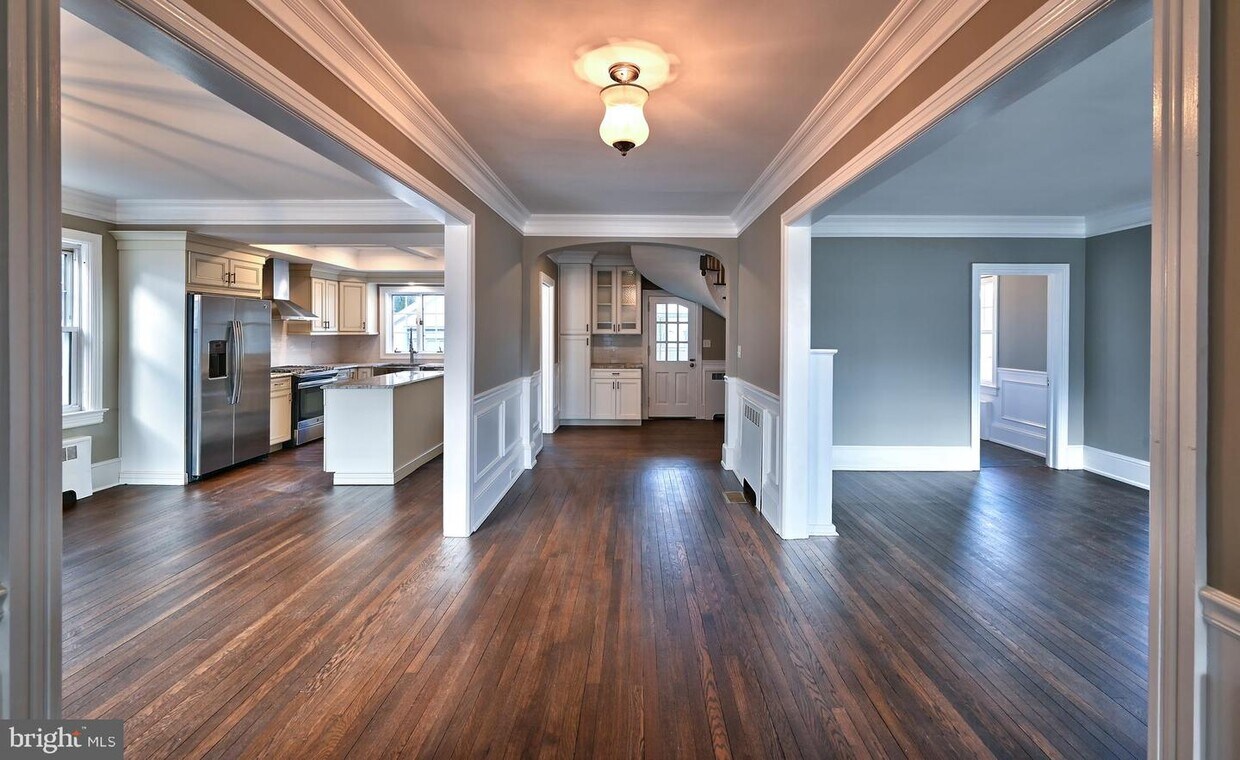 Primary Photo - 70 Wiggins St