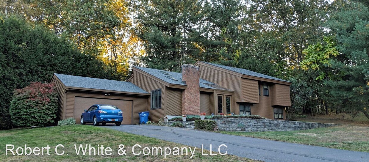Primary Photo - 3 br, 2.5 bath House - 11 Woodduck Farms Rd