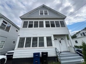 Building Photo - 526 Boyden St