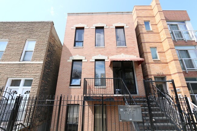 Building Photo - 1610 S Loomis St