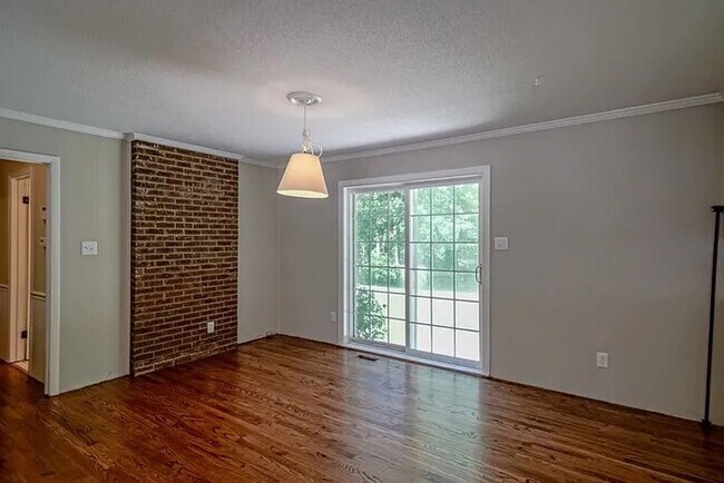 Foto del edificio - Charming 3BD, 1.5BA Garner Home Near White Oak Crossing