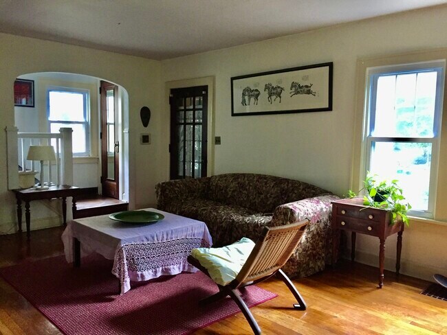 Sala de estar - 425 E Crain Ave
