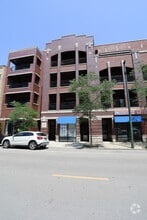 Building Photo - 2927 N Lincoln Ave