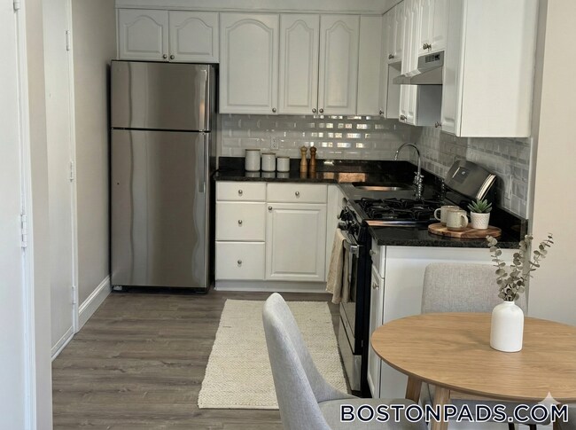 Building Photo - 19 Kenmar Dr