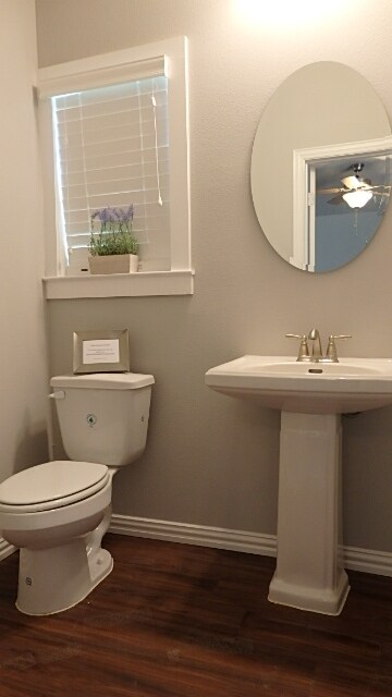 Baño del primer piso - 4926 Villas Drive