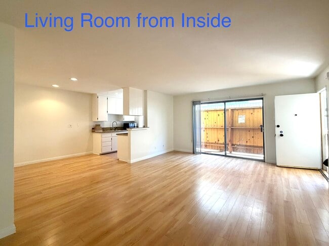 Building Photo - 844 7th St