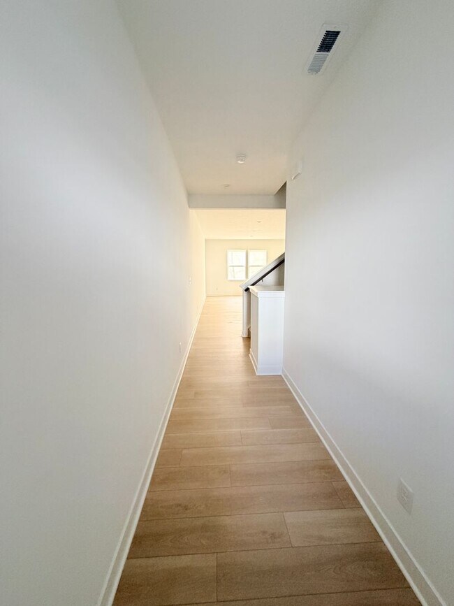 Foto del edificio - 7615 Marin Pkwy