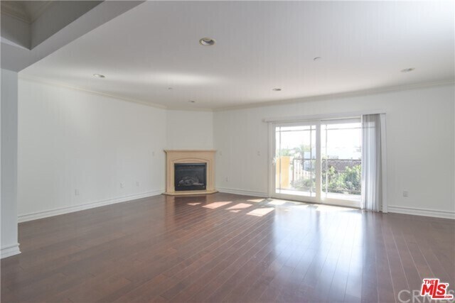 Foto del edificio - 11911 Mayfield Ave