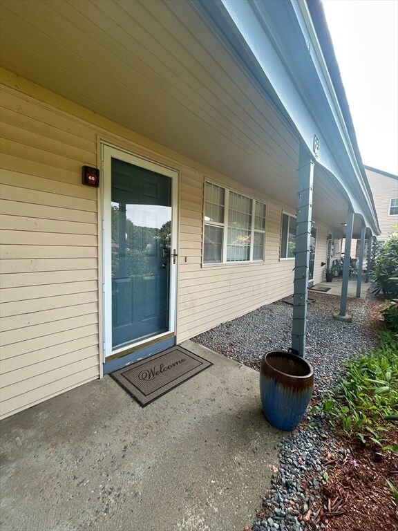 Foto principal - 66 Kennedy Dr