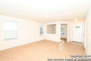 Foto del edificio - 7630 Cortland Oak