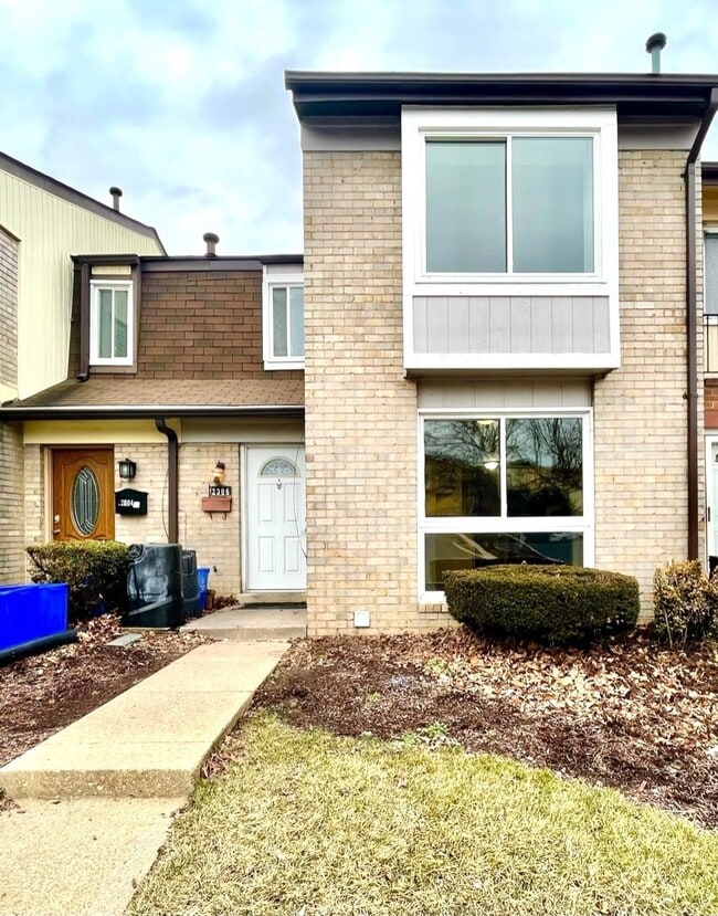 House Exterior - 2306 Sun Valley Cir