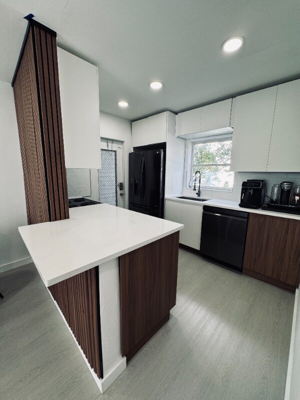 Foto del edificio - 545 Orton Ave