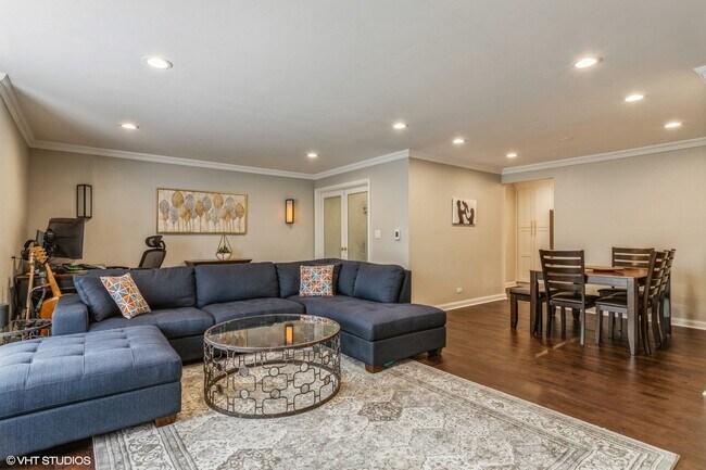 Foto del edificio - 400 Ascot Dr