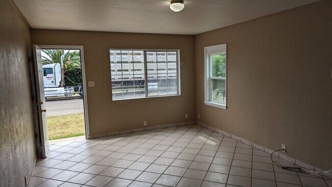 Foto del edificio - 2 Bedroom 1 Bath Apartment Home