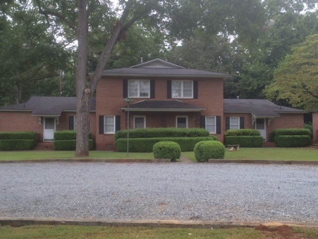 Primary Photo - 910 Hancock Dr