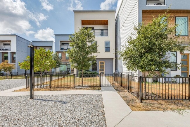 Building Photo - 10630 Greengarden Rd