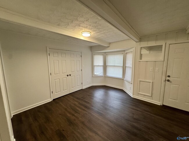 Building Photo - 409 Suffield St