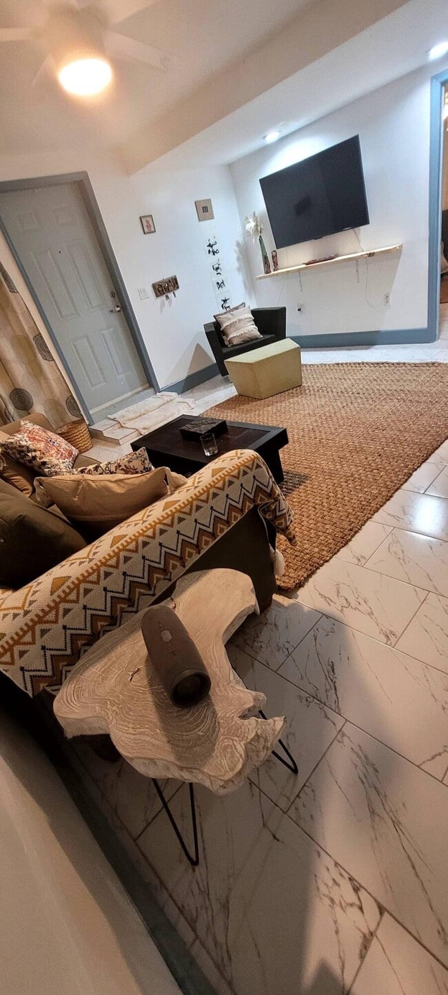 Foto del edificio - 104 NE 5th St