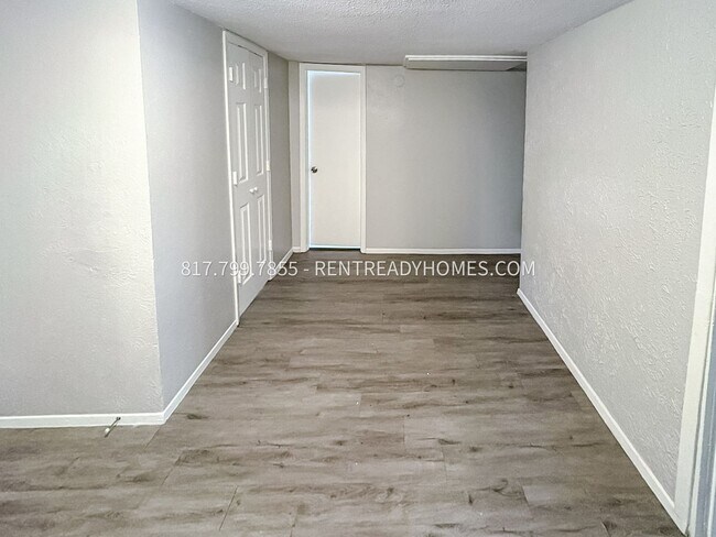 Foto del edificio - 6032 Westridge Ln