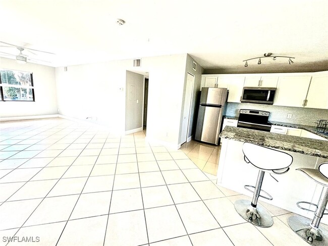 Foto del edificio - 1390 Green Valley Cir