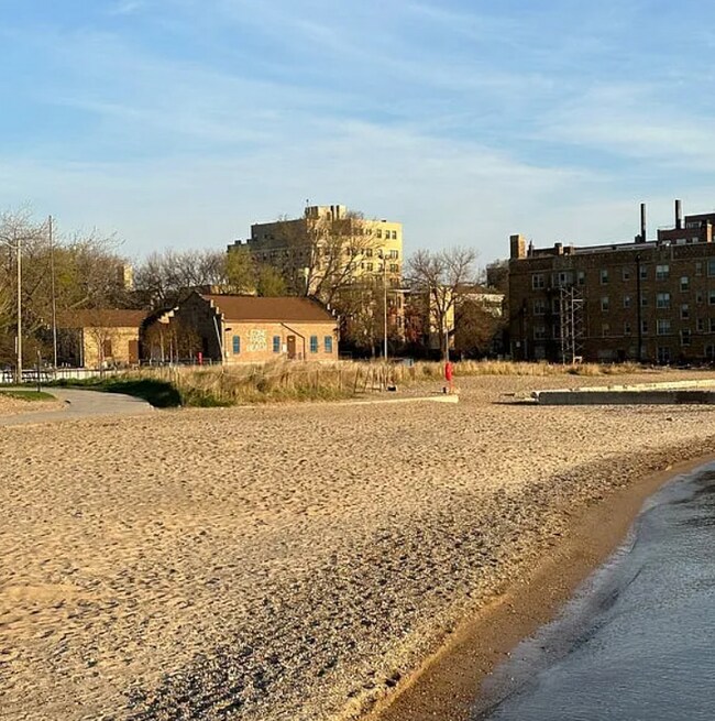 Foto del edificio - 1360 W Estes Ave