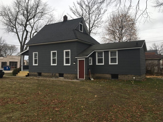 Building Photo - 307 Lincoln Ave