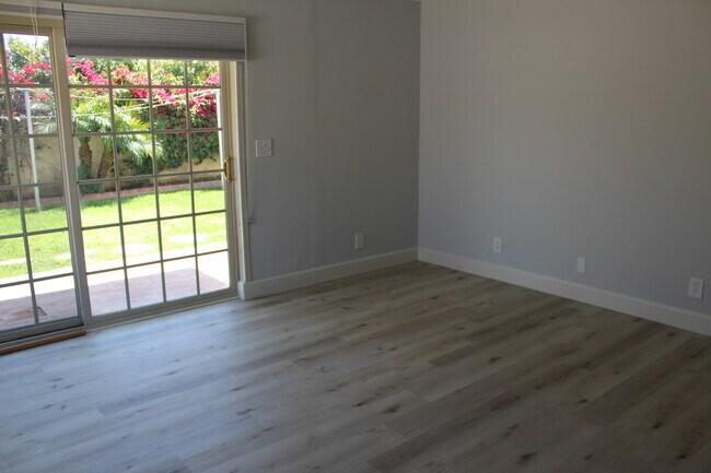 Building Photo - 2252 Cornell Dr