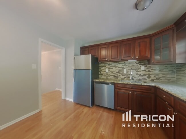 Building Photo - 3908 Granville Pl
