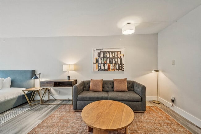 Foto del edificio - 1111 30th St NW