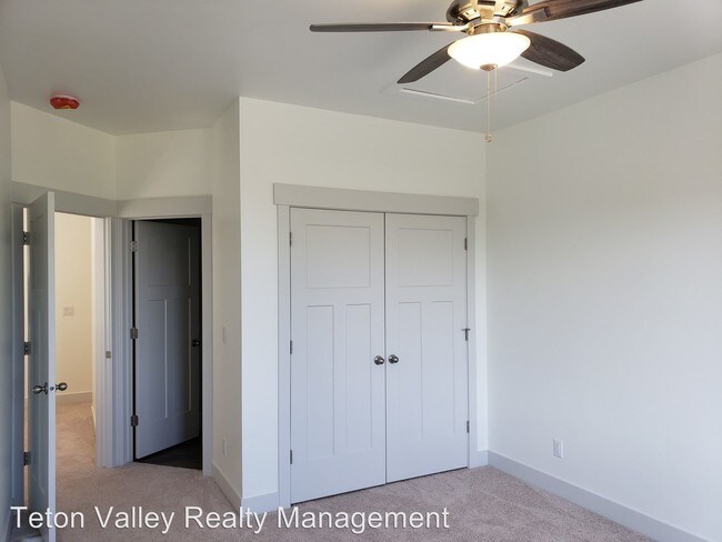Building Photo - 3 br, 3.5 bath House - 224 Abby Loop