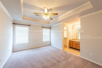 Building Photo - 245 Ravenwood Rd