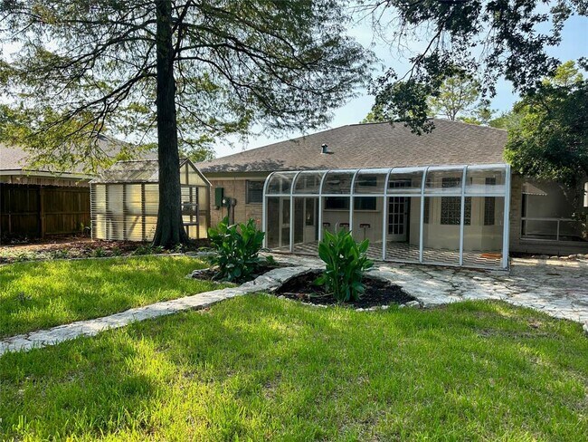 Building Photo - 21422 Highland Knolls Dr