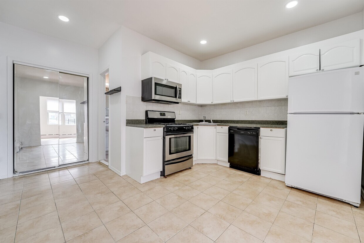 497 Avenue A Unit 4, Bayonne, NJ 07002 Condo for Rent in Bayonne, NJ