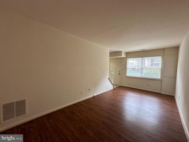 Foto del edificio - 9613 Hagel Cir